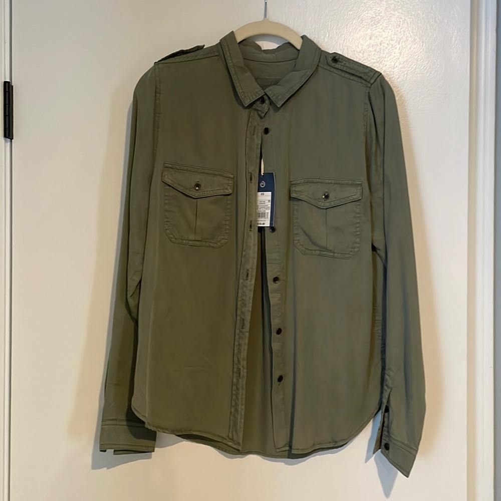 Army green Universal Thread button up. XS. NWT